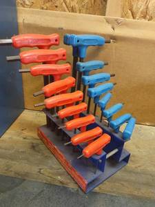lot 1551 image: Pittsburgh 18 piece long t handle hex keys