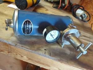 lot 1572 image: Central Pneumatic air control unit