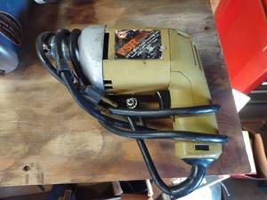 lot 1573 image: Black and Decker variable speed reversible drill