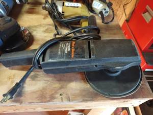 lot 1577 image: Black and Decker sander polisher
