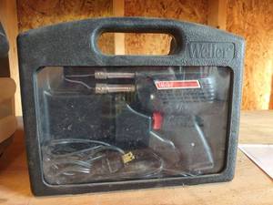 lot 1582 image: Weller soldering gun with case
