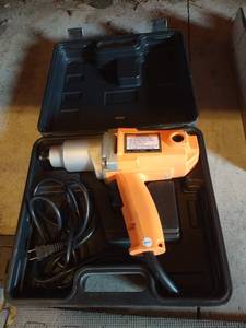 lot 1586 image: Chicago 12 in electric impact wrench with case