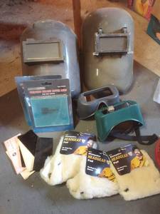 lot 1596 image: Welding helmets and eye protection