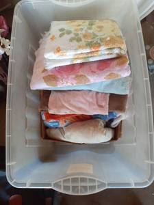 lot 2011 image: Another tote with towels. Great for rags