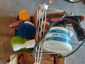lot 2034 image: Paint supplies and a few cleaning supplies