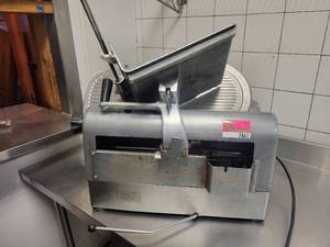 lot 2863 image: Commercial Hobart Food Slicer&nbsp