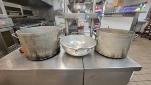 lot 2902 image: (2) Large Don Cooking Pots W (1) Aluminum Strainer