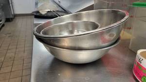 lot 2909 image: (5) Assorted Mixing Bowls