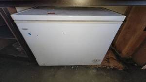 lot 2935 image: Danby Freezer