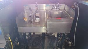 lot 2941 image: Stainless Steel Single Sink W a Drainboard&nbsp