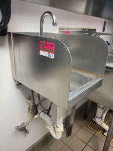 lot 15571 image: Wash Sink with Splash Guard Side