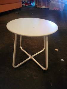 lot 15671 image: Cute White Round Table