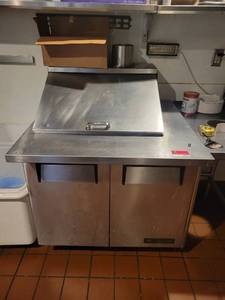 lot 2955 image: True SandwichSalad Prep Table W Refrigerated Base (#TSSU-36-12M-B)