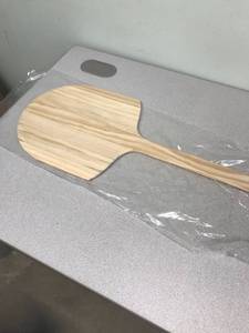 lot 36227 image: wooden pizza peel