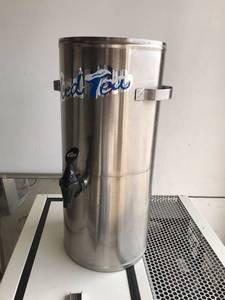 lot 36264 image: Wilbur Curtis TC-3H 3 Gallon Round Tea Dispenser