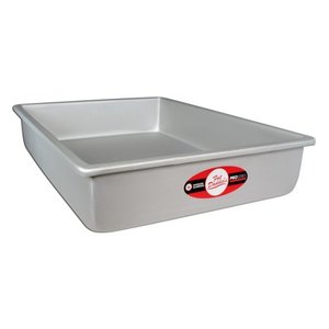 lot 11545 image: Fat Daddios Sheet Cake Pan (11 X 15 X 3)