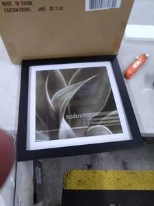 lot 16731 image: Modern 12x13 BLK w 10x10 Mat