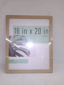 lot 19512 image: 16X20 STUDIO GALLER