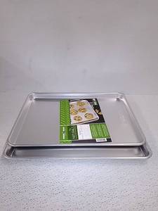 lot 19520 image: Two Naturals Aluminum Bakeware 17.75 INCH