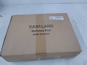 lot 38188 image: Easeland Mattress Pad White Queen