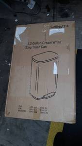 lot 39965 image: Cream White Trash Can