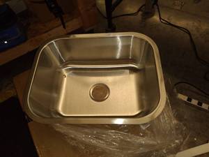 lot 49816 image: Mount Wall Sink
