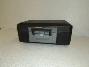 lot 49836 image: Sentry Safe