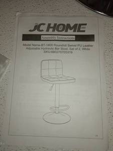 lot 49849 image: Roundhill Swivel PU Leathe4 Ajustable Hydraulic Bar Stool1 Piece