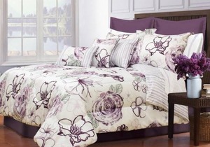 lot 2666 image: Safdie & Co. Purple Floral King Polyester Comforter Only