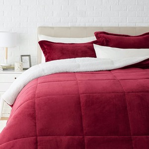 lot 2339 image: Amazon Basics - Sherpa Comforter - FullScreen - Burgandy - Retail $34.51