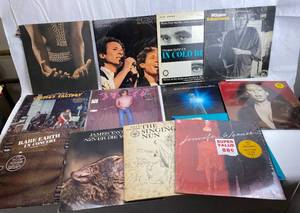 lot 7576 image: Lot of Classic Vintage Vinyl Records - See Pics for Artists - WOW