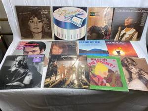 lot 7581 image: Lot of Classic Vintage Vinyl Records - See Pics for Artists - WOW