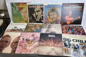 lot 7583 image: Lot of Classic Vintage Vinyl Records - See Pics for Artists - WOW