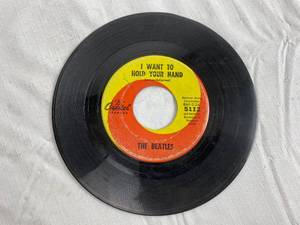 lot 7595 image: Vintage 45 Record BEATLES - I want to hold your hand  I saw her standing there