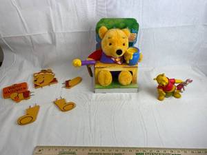 lot 7597 image: Winnie the Pooh - Feed Me Honey Pot NEW IN BOX - Figurine and Pumpkin Decoration