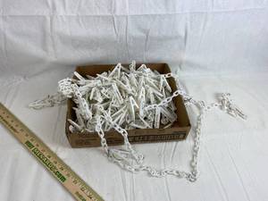 lot 7627 image: Large Lot of Keepsake Display Chain w Ring Clips - A bunch here Was used to display beanie babies