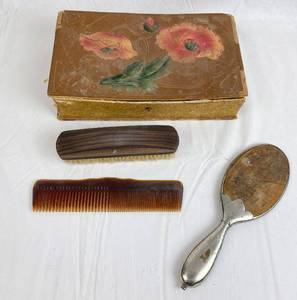 lot 7630 image: Beautiful Vintage Beauty Tools Lot in Antique Beauty Box