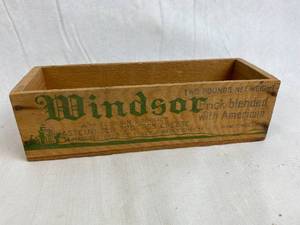 lot 7646 image: Antique Windsor Wooden Cheese Box