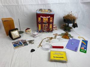 lot 7647 image: Vintage Travel Clock, Cracker Jack Tin and Other Trinket Items