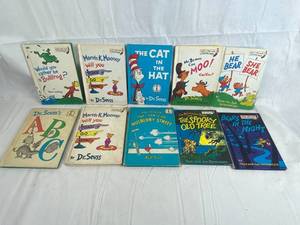 lot 7657 image: Lot of Vintage Dr. Seuss Books plus Berenstain Bears - Fun reads