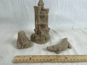 lot 7687 image: Lot of 3 Pieces of Beautiful Sand Art by A Mr. Sand