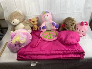 lot 7689 image: Girls Sleepover lot - Cool Sleeping Bag and Lots of Nice, Sweet Stuffed Animals