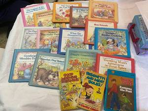 lot 7712 image: Lot of Childrens Books Fraggle Rock Muppets Books and More - All in Excellent Condition