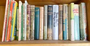 lot 7720 image: Lot of Books - Many are Collectible Vintage See pics