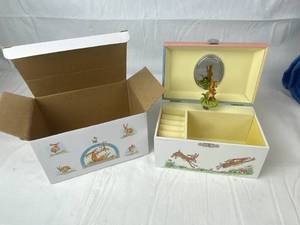 lot 7736 image: San Francisco Music Box - New in Original Box - Sweet bunnies