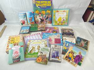 lot 7738 image: Lot of books Stationary and More See Pics
