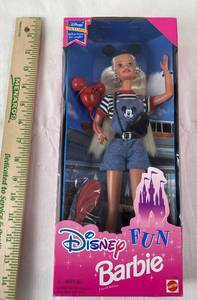 lot 9095 image: DISNEY FUN Barbie - New in Original Package
