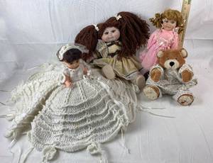 lot 9103 image: Bride Doll, Cabbage Patch and Other Cute Dolls