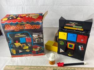 lot 9104 image: Fisher Price Magic Show Toy in Original box