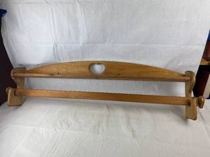 lot 9110 image: Adorable Wooden Quilt Display Rack Shelf - See Pics for Measurements